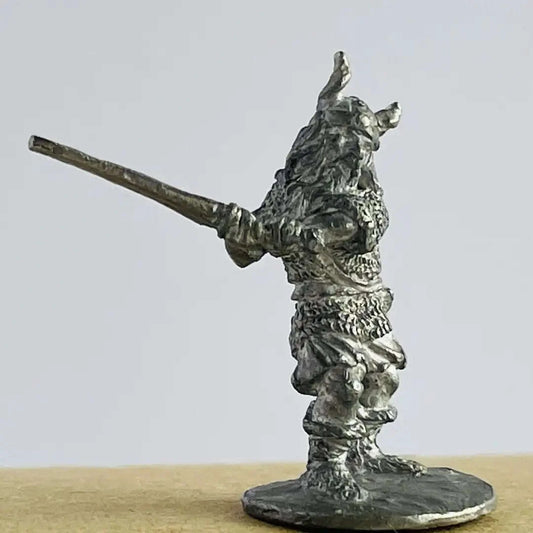 Barbarian, swinging w 2-handed sword  02-306 Fantasy Collector Series Ral Partha Lichyard Games